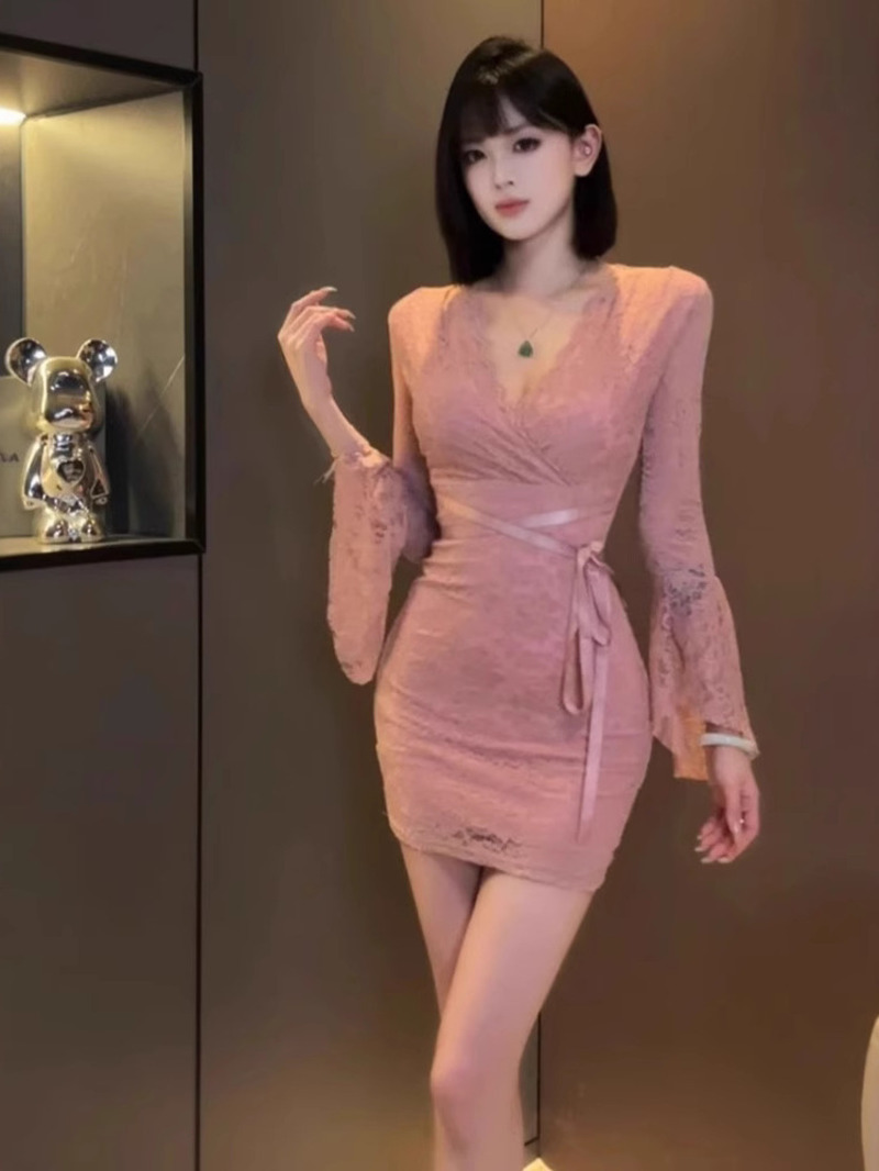 Women Fashion Dress Names - Abito sexy con maniche a campana