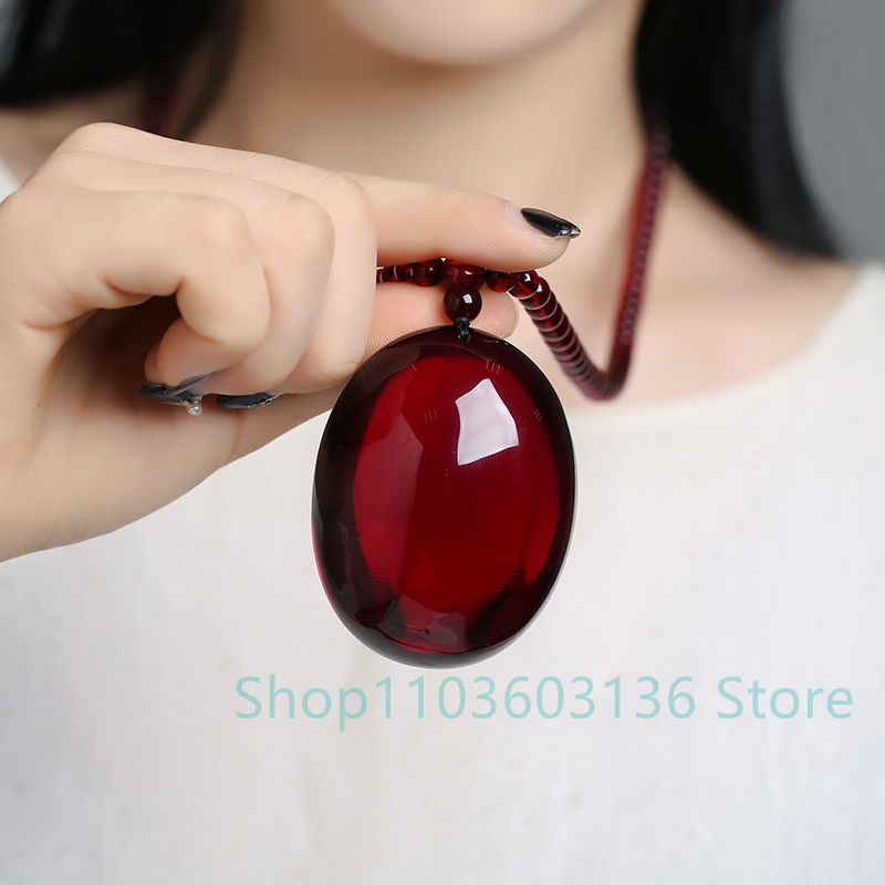 Women Fashion Jewellery - Collana con ciondolo in cera d'api