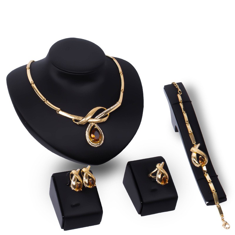 Set di Gioielli con Ciondolo i - Women Fashion Dress Names recensione e prezzo