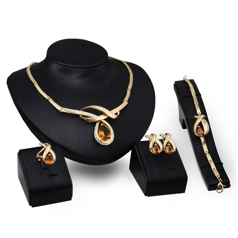 Set di Gioielli con Ciondolo i - Women Fashion Dress Names recensione e prezzo